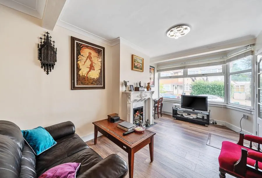 Hilary Avenue, Mitcham, CR4, photo 2