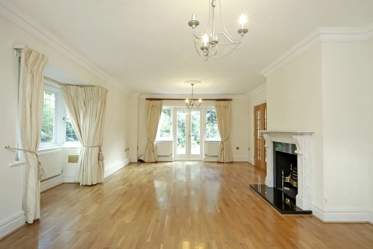 Caerleon Close, Claygate KT10, photo 5