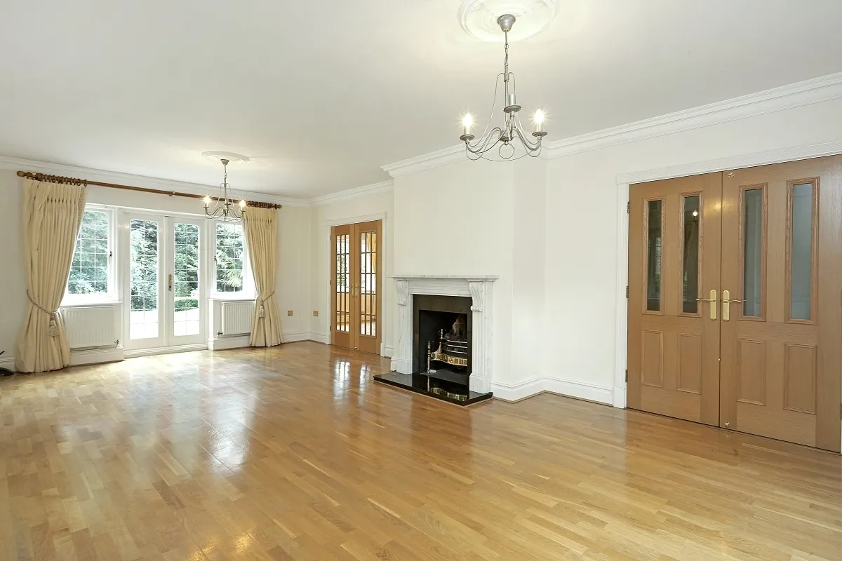 Caerleon Close, Claygate KT10, photo 4