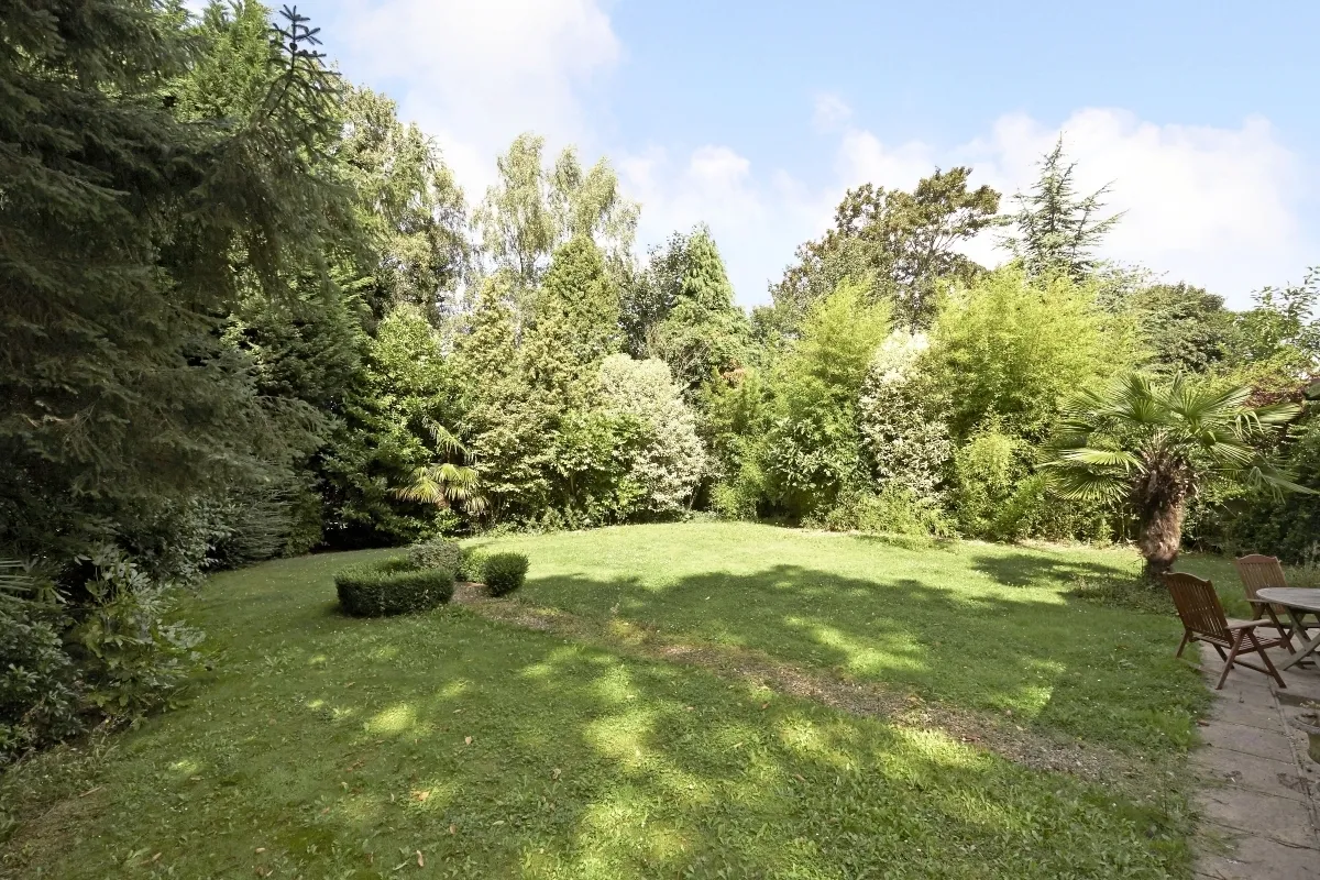 Caerleon Close, Claygate KT10, photo 7