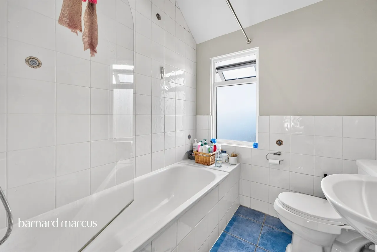Woodgrange Avenue, London, N12, photo 13