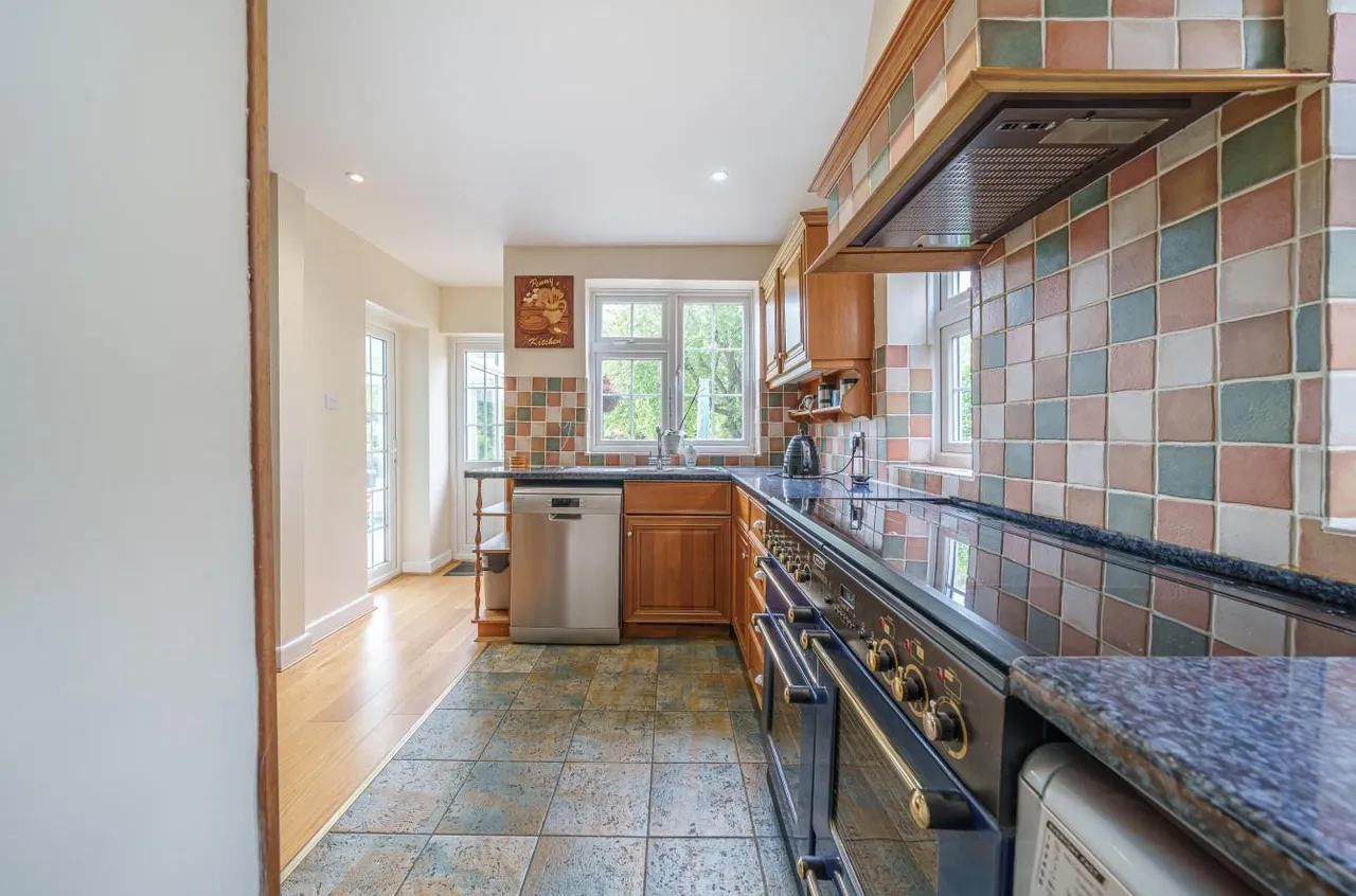 West Drive, Cheam, Surrey, SM2 7NA, photo 7
