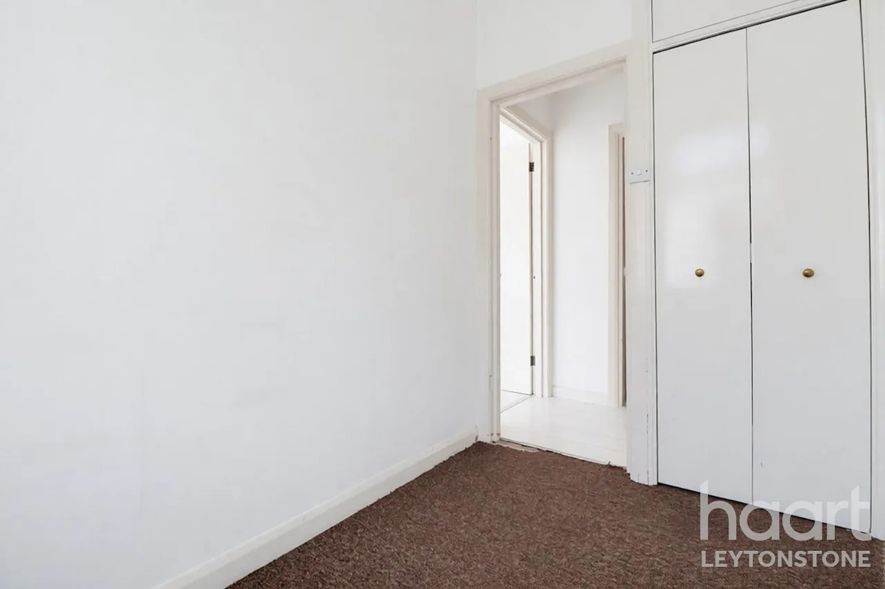 Grove Green Road, E11, photo 3