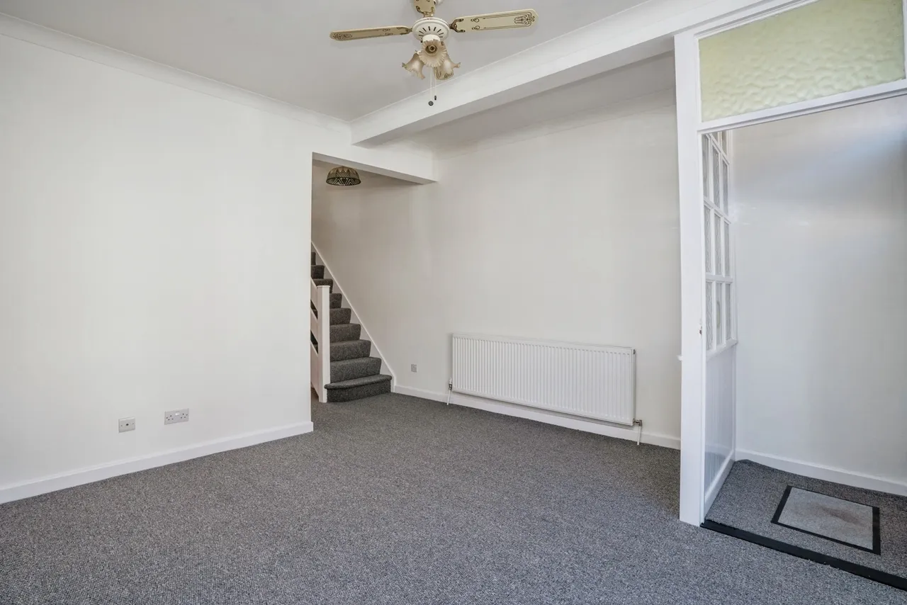 Paulsgrove Road, Portsmouth, PO2, photo 8