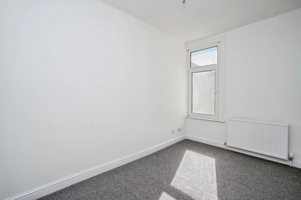 Paulsgrove Road, Portsmouth, PO2, photo 14