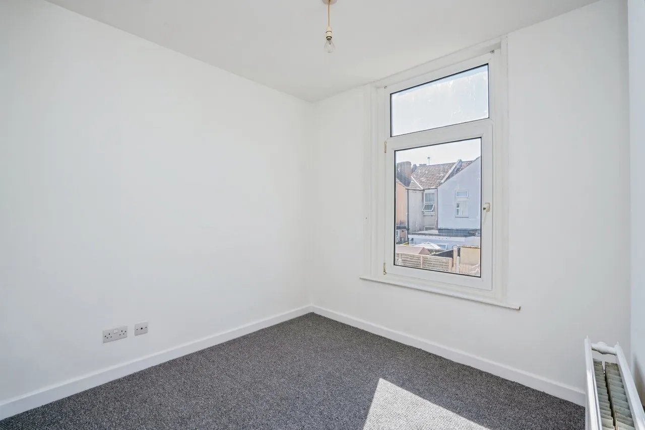 Paulsgrove Road, Portsmouth, PO2, photo 15