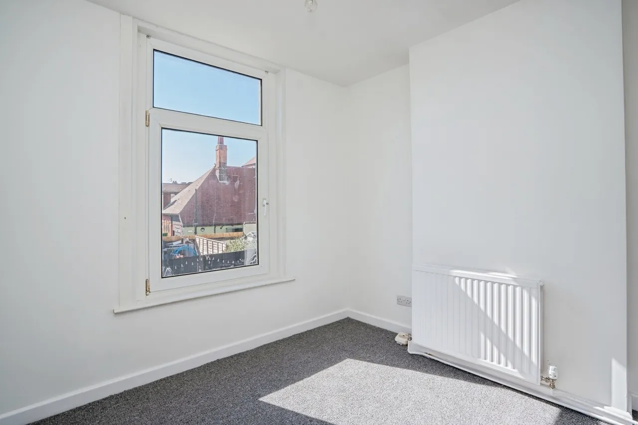 Paulsgrove Road, Portsmouth, PO2, photo 16