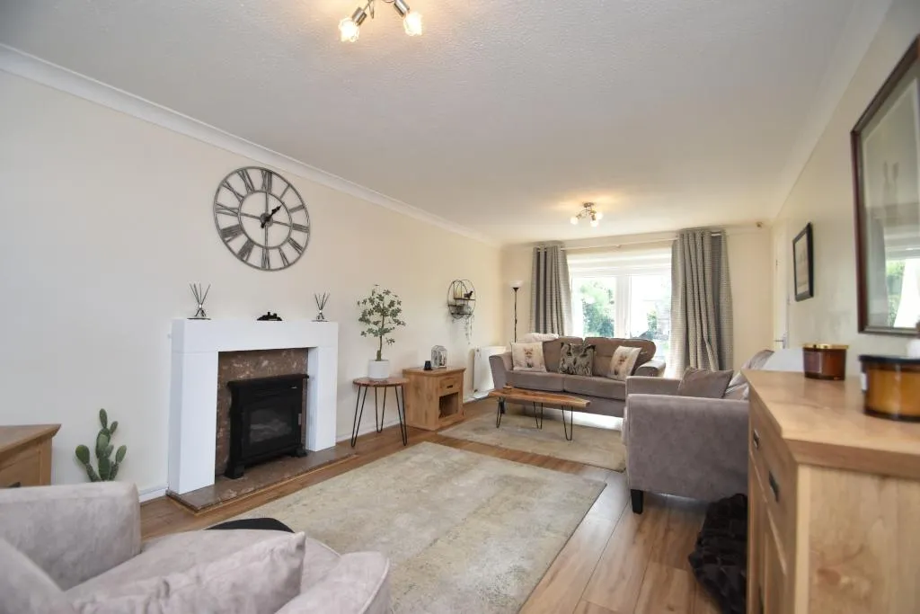 Phoenix Close, Langley Park, DH7, photo 2