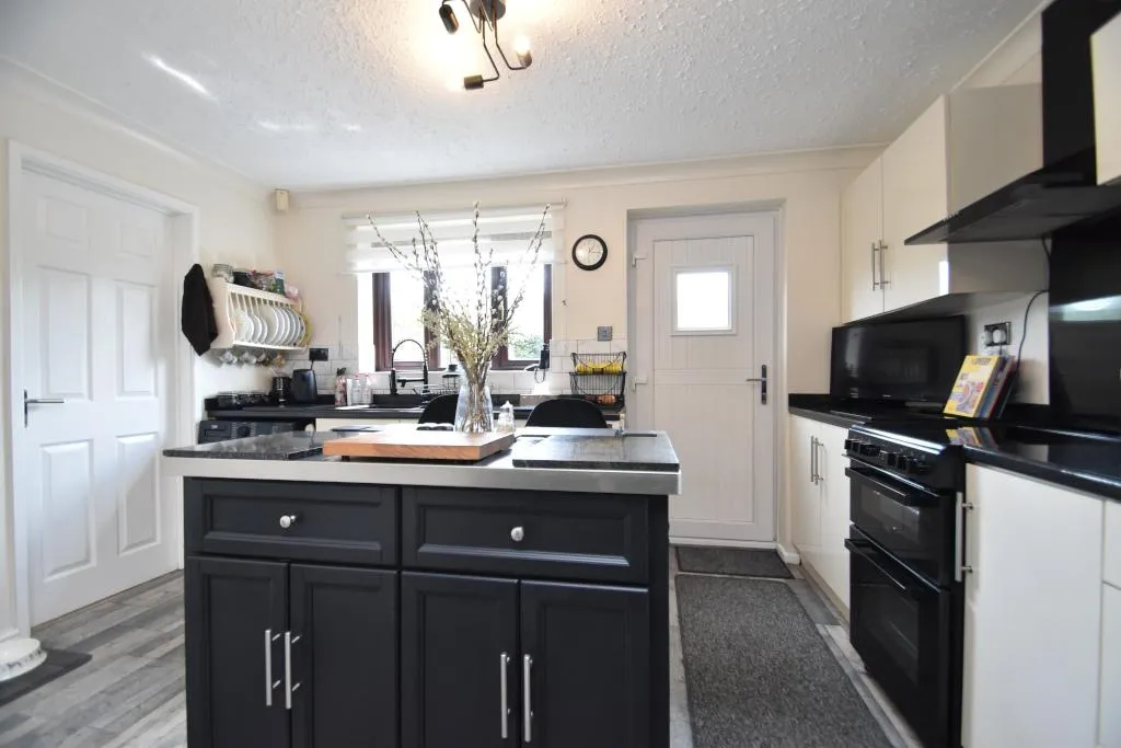 Phoenix Close, Langley Park, DH7, photo 5
