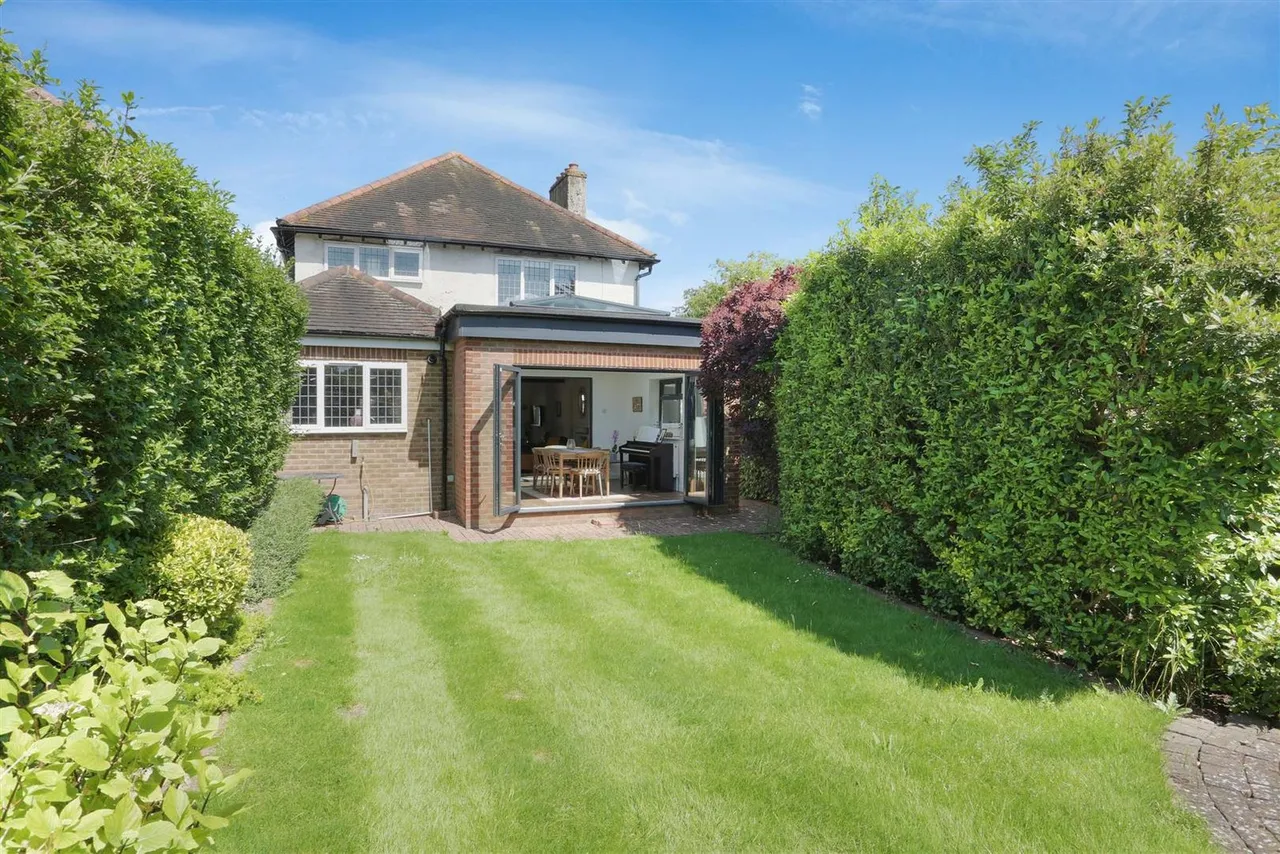 Cosdach Avenue, Wallington, Surrey, SM6 9RA, photo 7