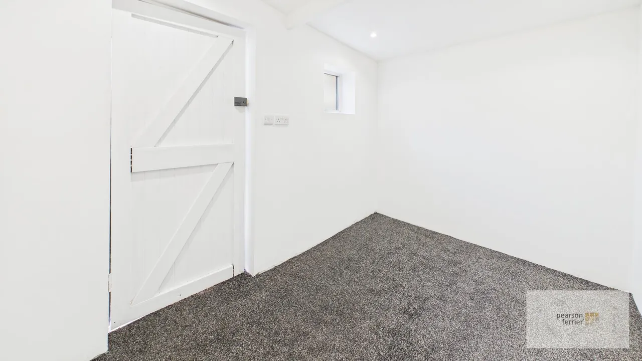 Walmersley Road, Walmersley, Bury, Greater Manchester, BL9 6QE, photo 11
