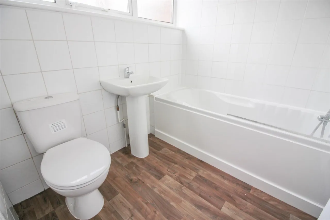 Cloverfield, Harlow, CM18, photo 4