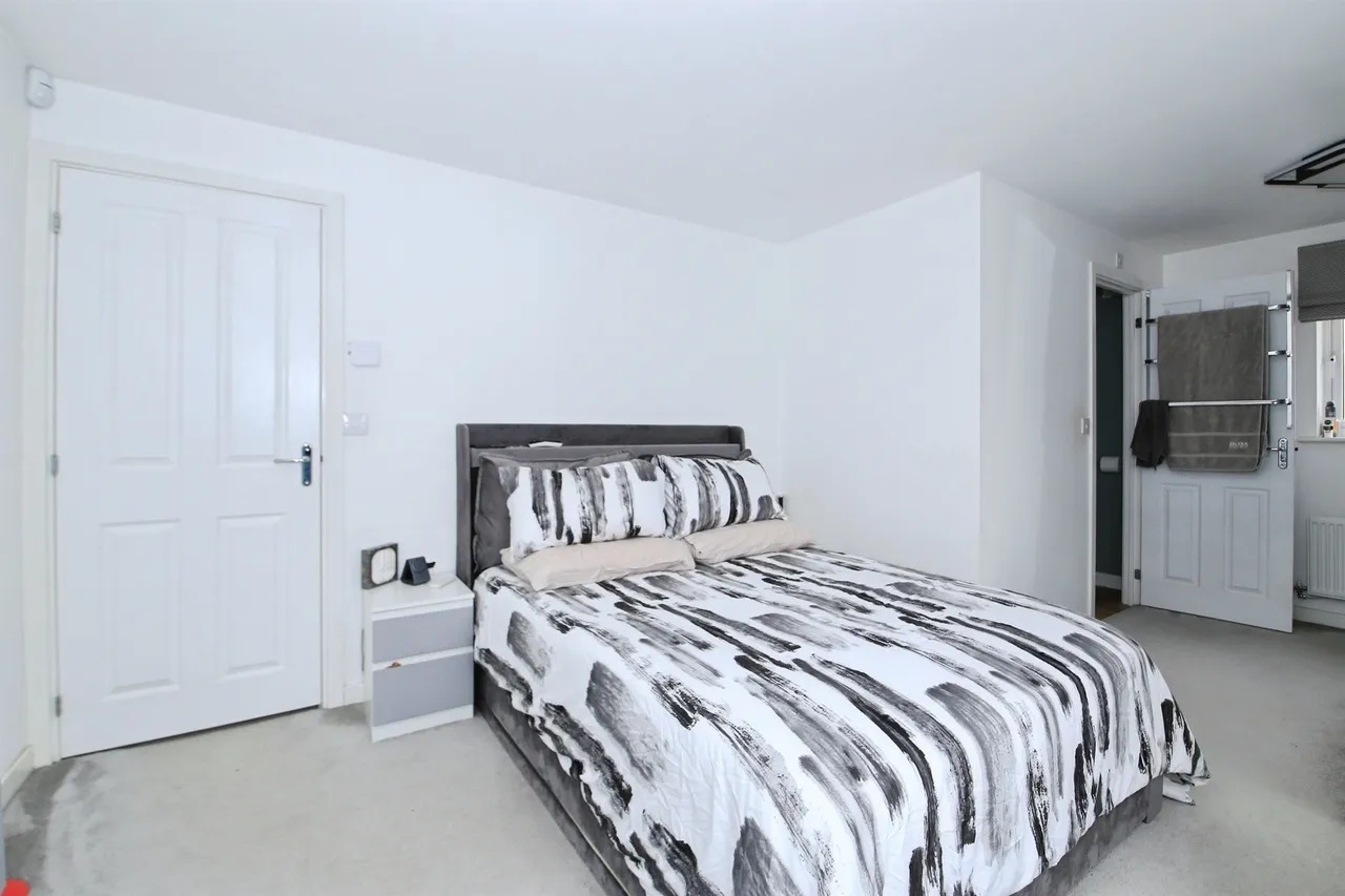 Cornmill Close, Farcet, PE7, photo 9