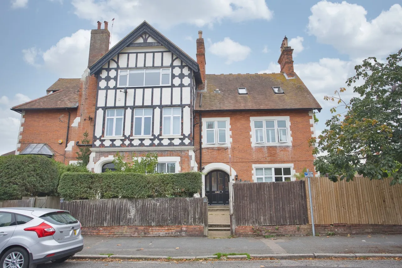 2 bed flat for sale, Grimston Avenue, Folkestone, CT20