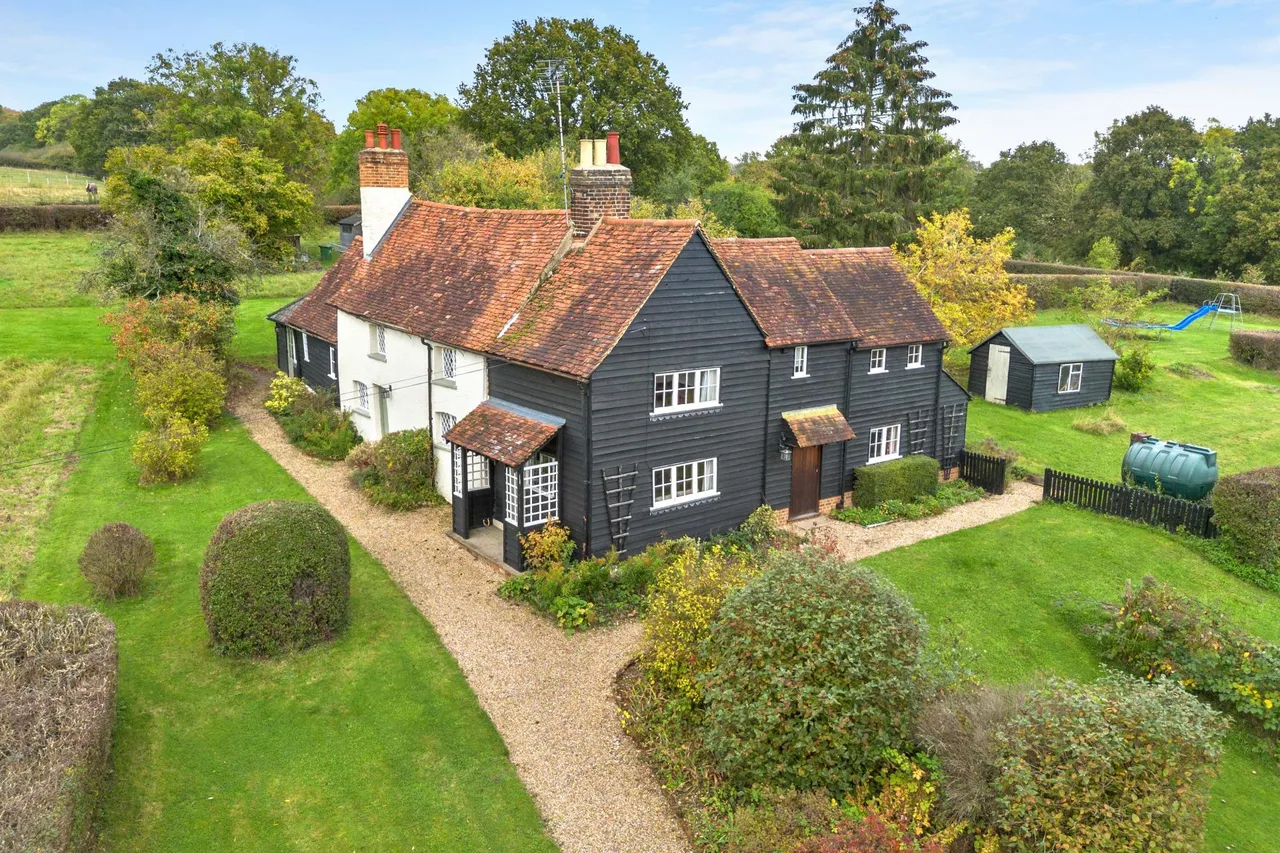 4 bed house for sale, Wormley West End, Broxbourne