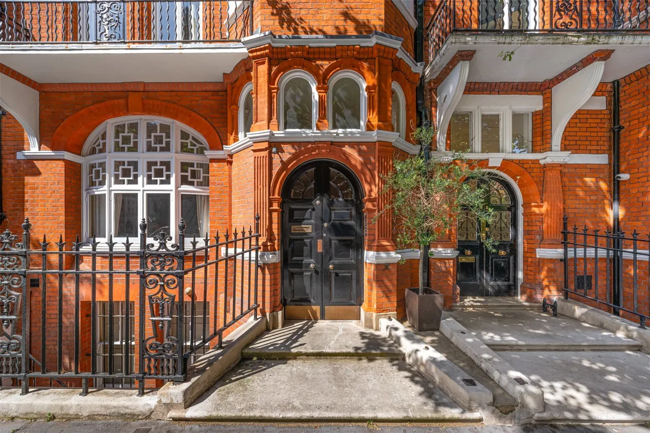 Cadogan Gardens, London, SW3, photo 2