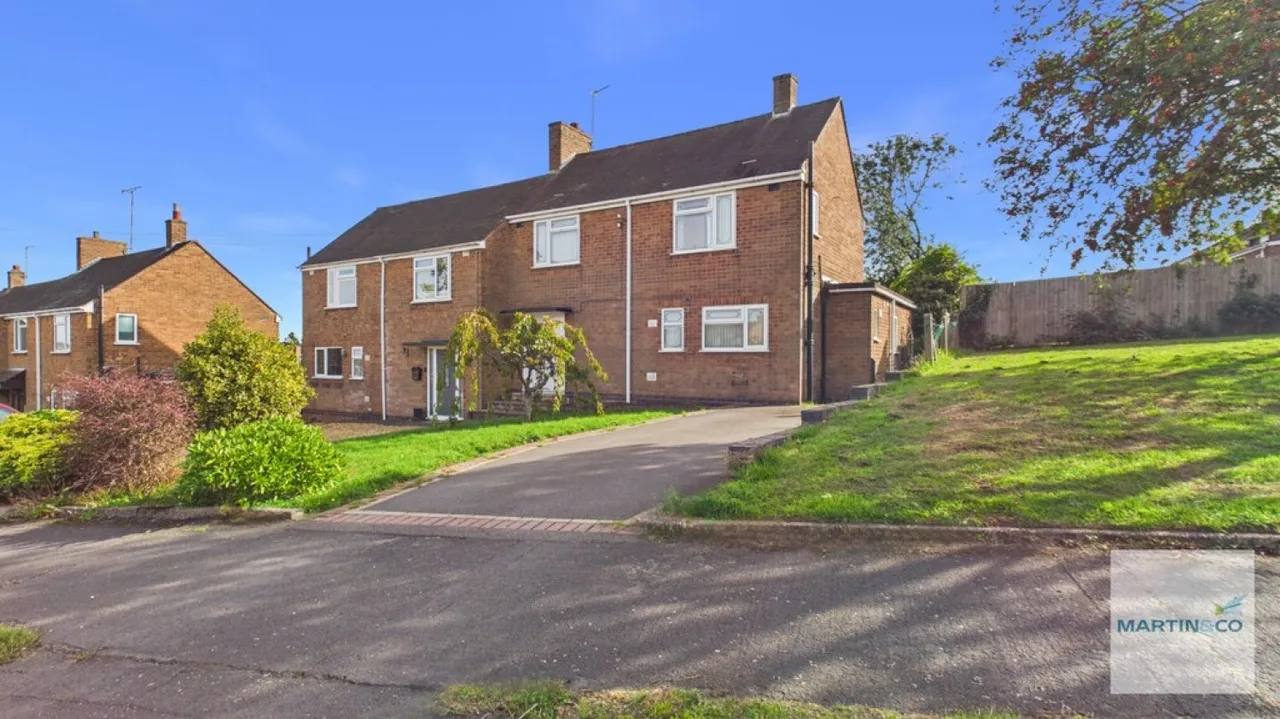 3 bed house for sale, Welford Road, Dosthill, B77
