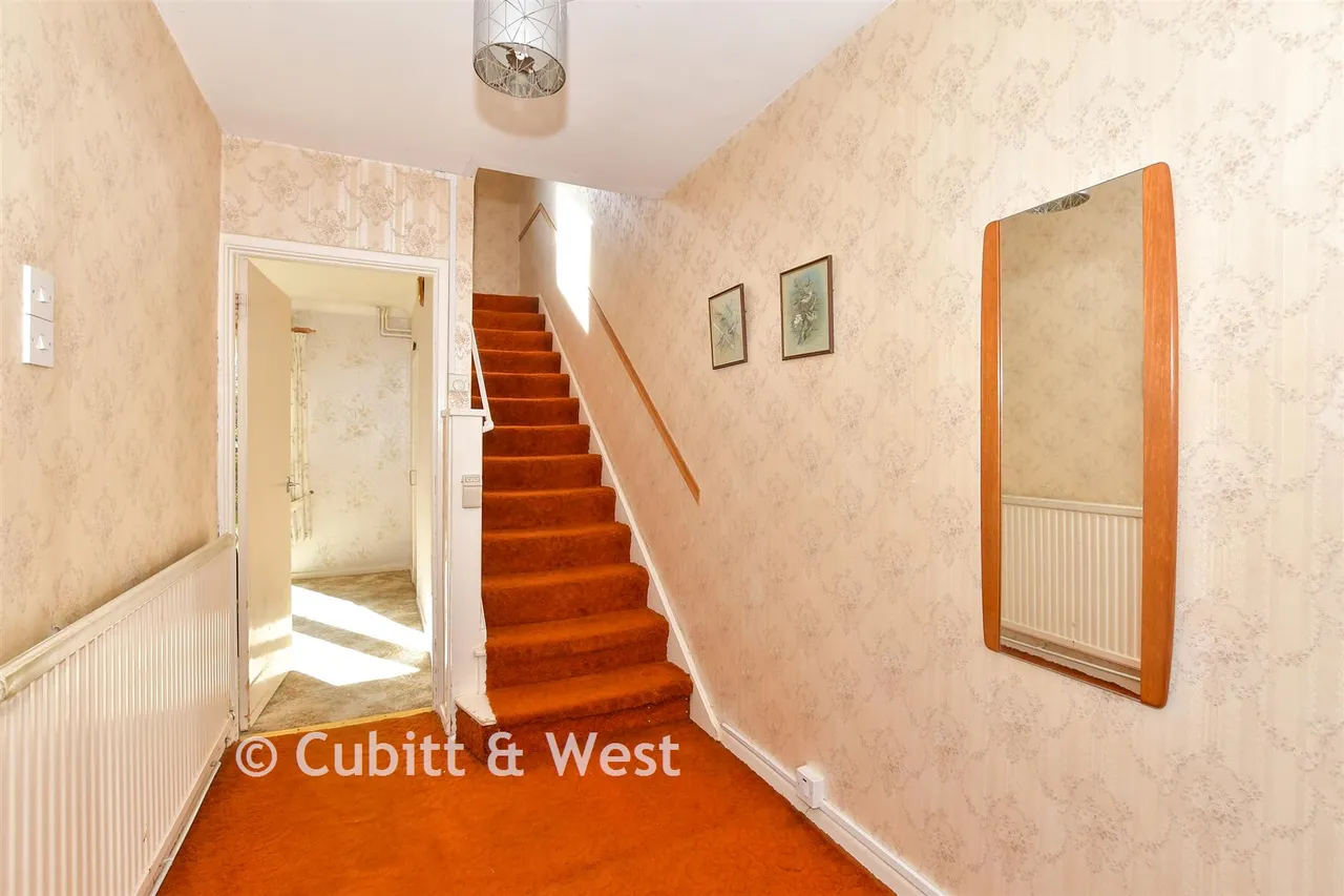 Ewhurst Close, West Green, RH11, photo 8