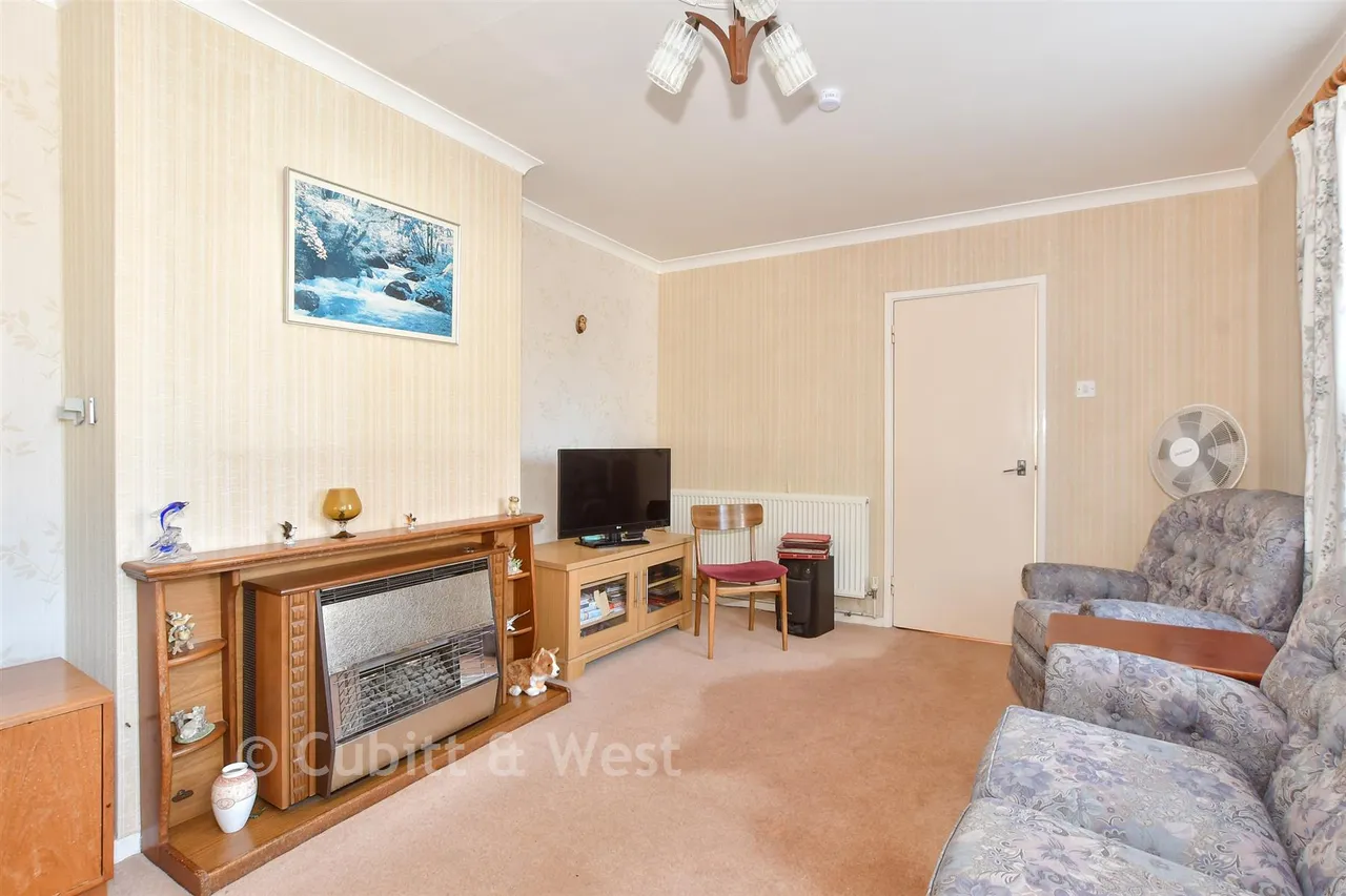 Ewhurst Close, West Green, RH11, photo 4