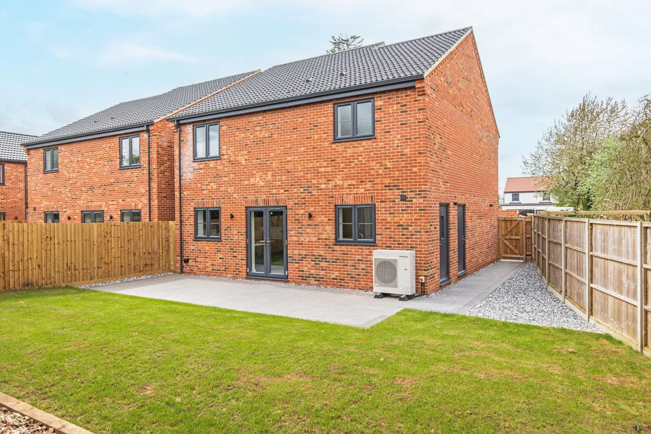 Thoughtfully Designed New Homes, Swaf, photo 5