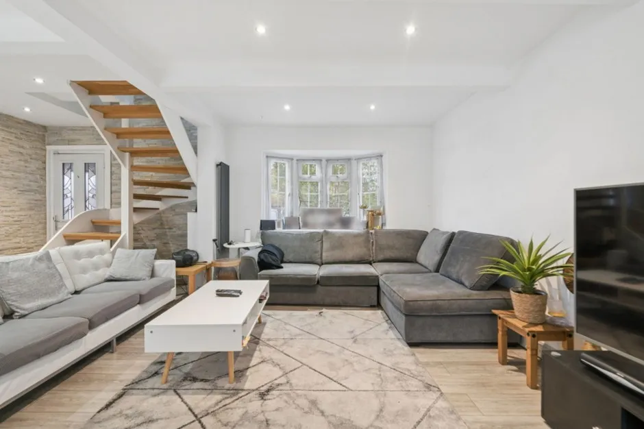 Horton Road, Staines-Upon-Thames, TW19, photo 2
