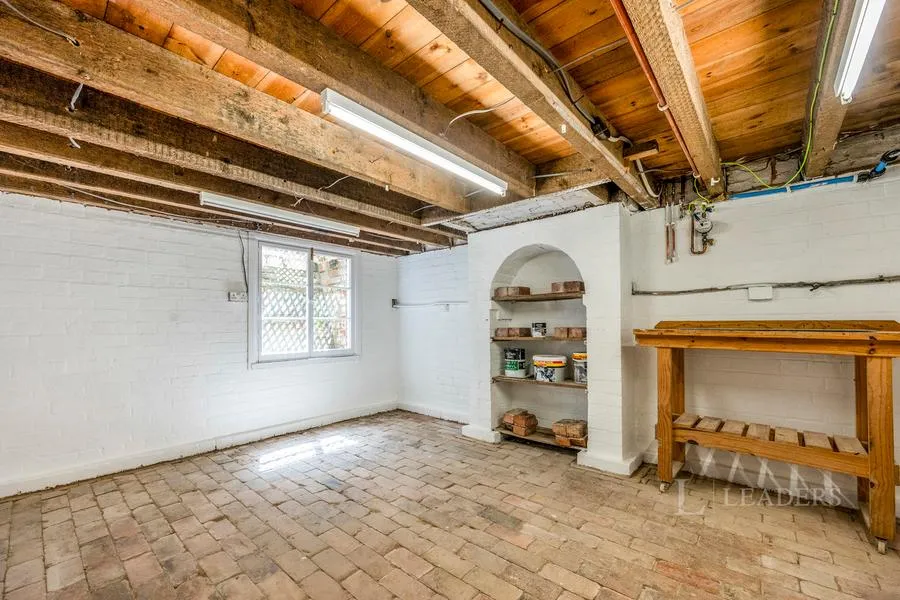 Park Avenue, WR3, photo 18