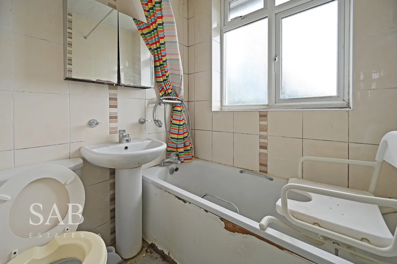 Neal Avenue, Southall, UB1, photo 10