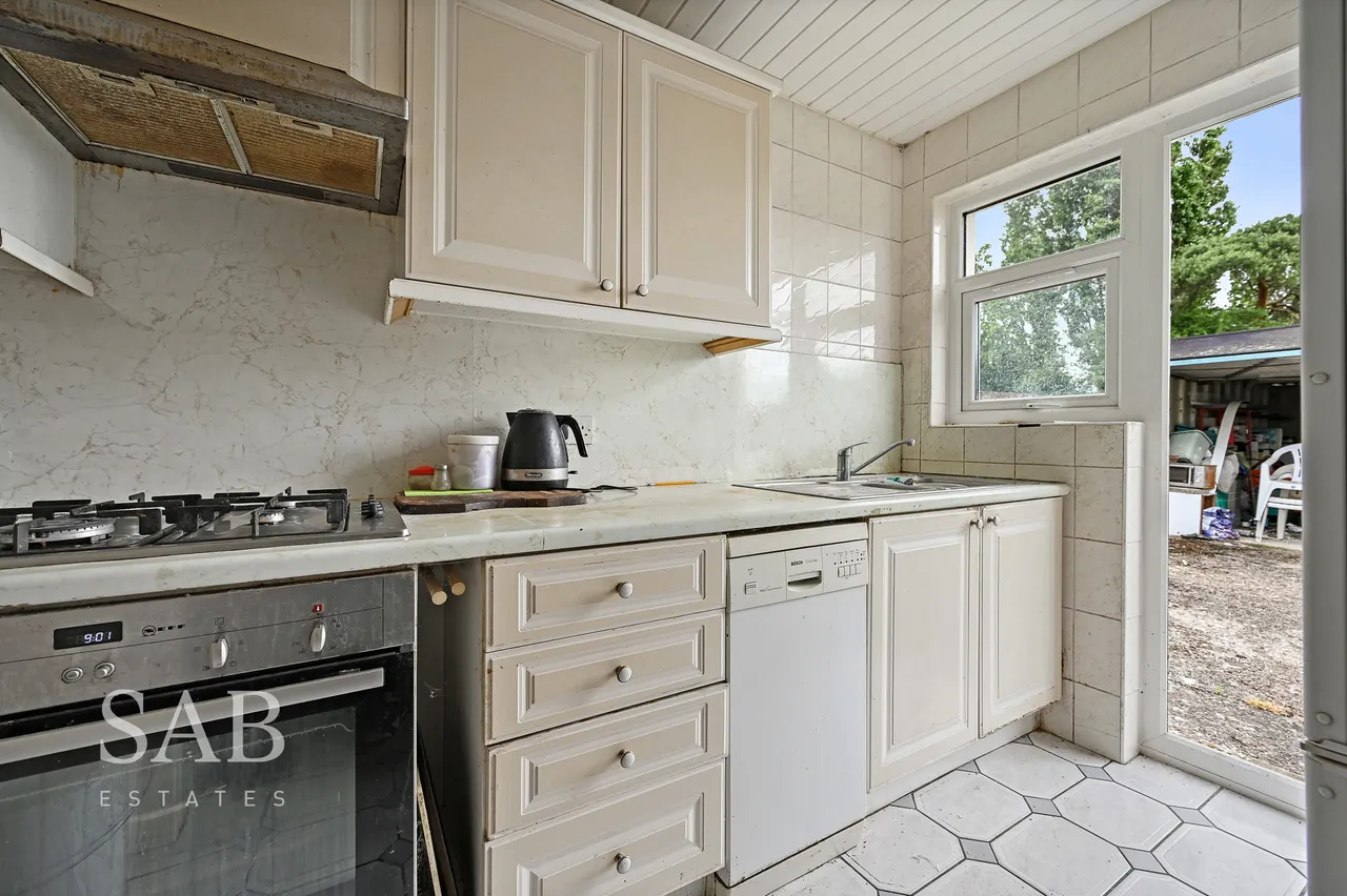 Neal Avenue, Southall, UB1, photo 5