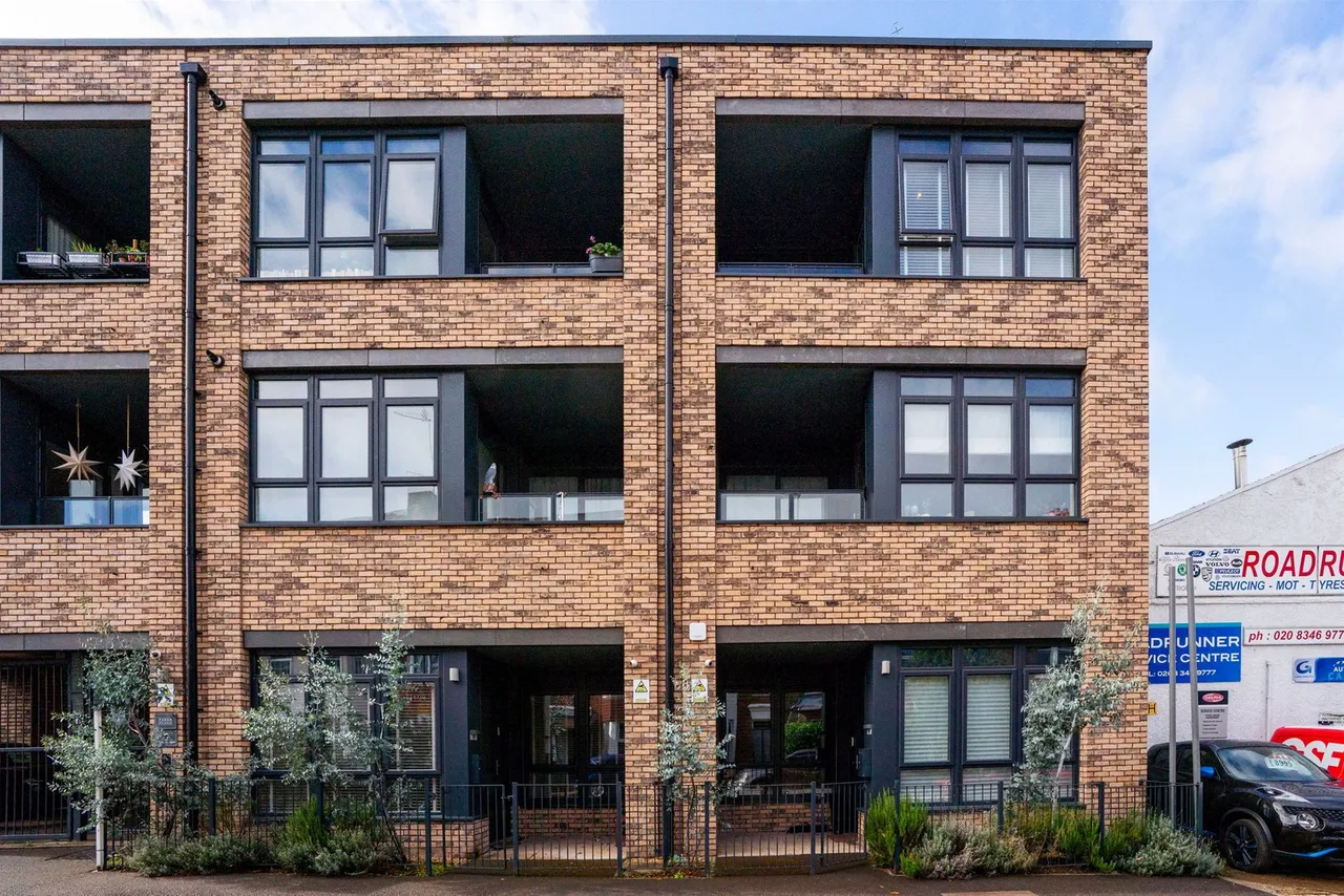 Gruneisen Road, London, N3, photo 12
