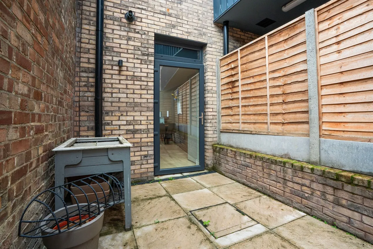 Gruneisen Road, London, N3, photo 11