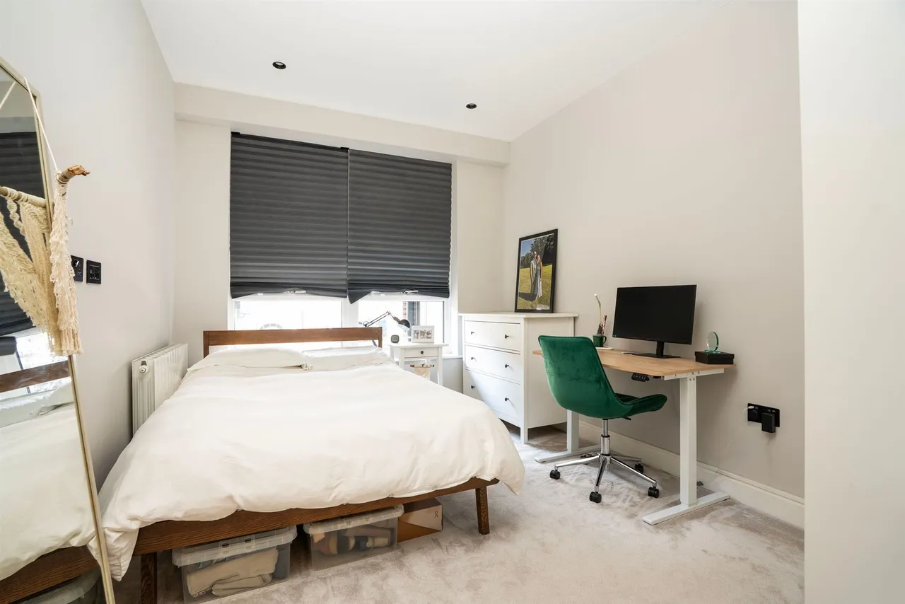 Gruneisen Road, London, N3, photo 9