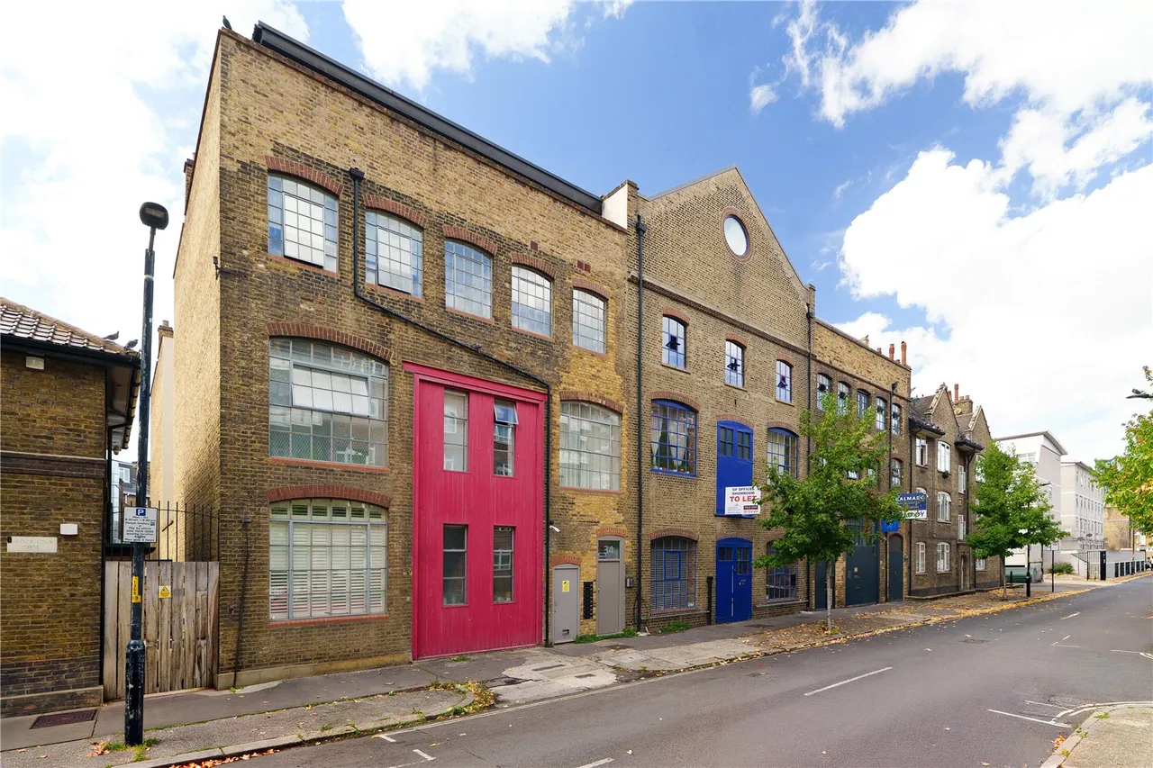 3 bed flat for sale, Queens Row, London, SE17