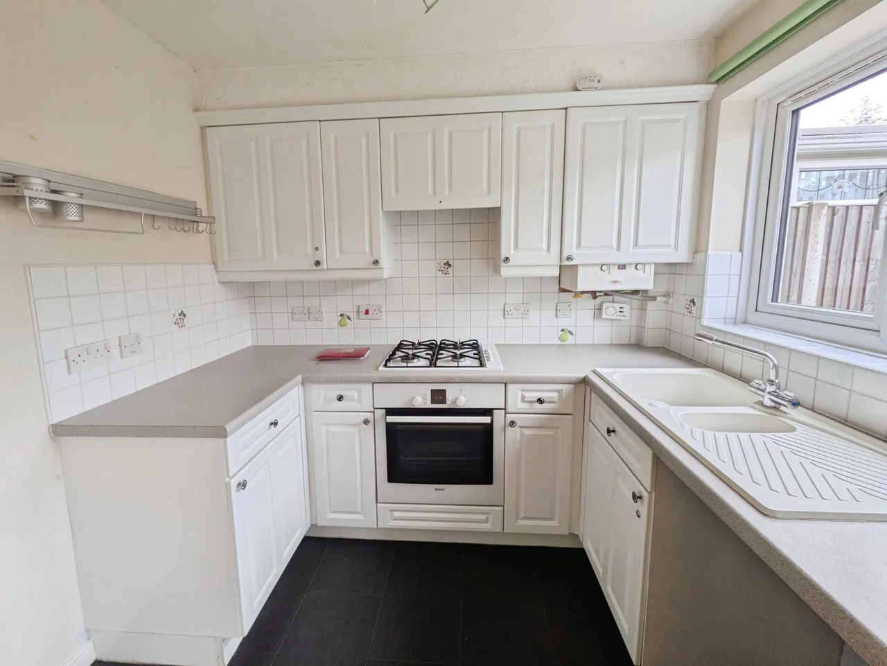 Wainwright Gardens, Hedge End, SO30, photo 2
