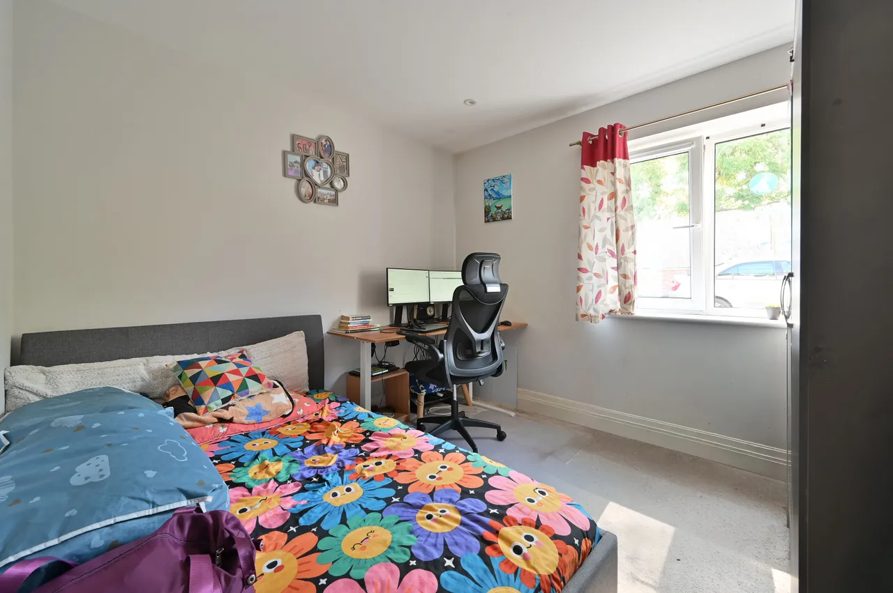 Bushey, WD23, photo 8