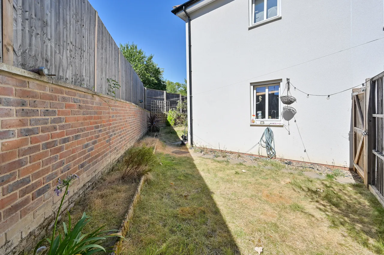 Bushey, WD23, photo 10