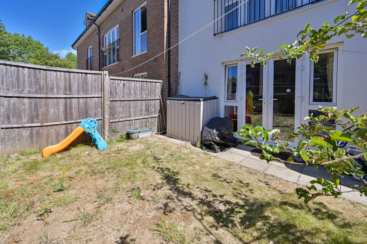 Bushey, WD23, photo 12