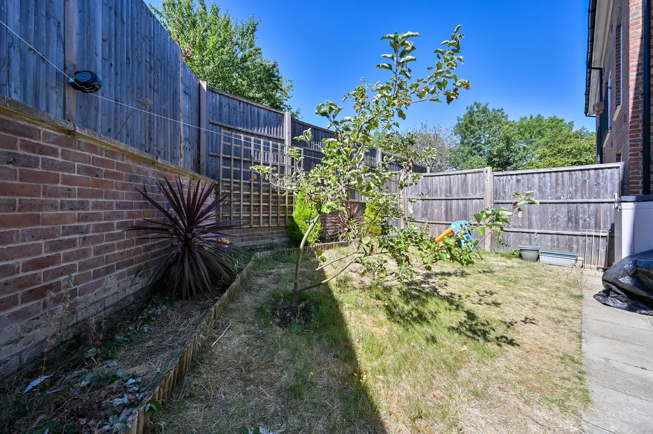 Bushey, WD23, photo 14