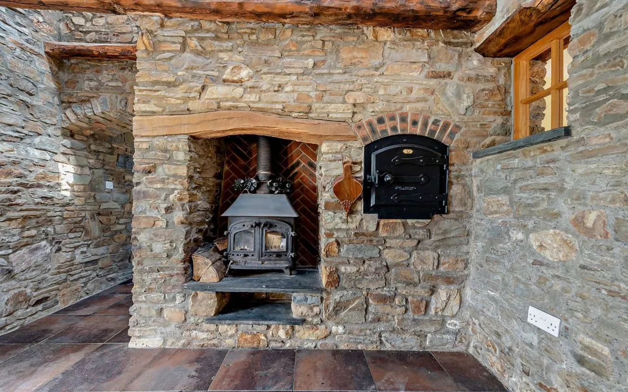 Blaenycoed, Carmarthen, Carmarthenshire, SA33 6HA, photo 12