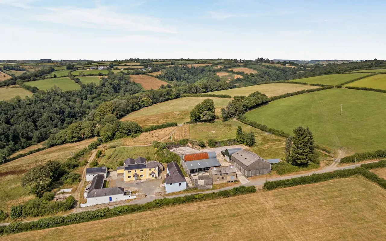 5 bed house for sale — Blaenycoed, Carmarthen, Carmarthenshire, SA33 6HA