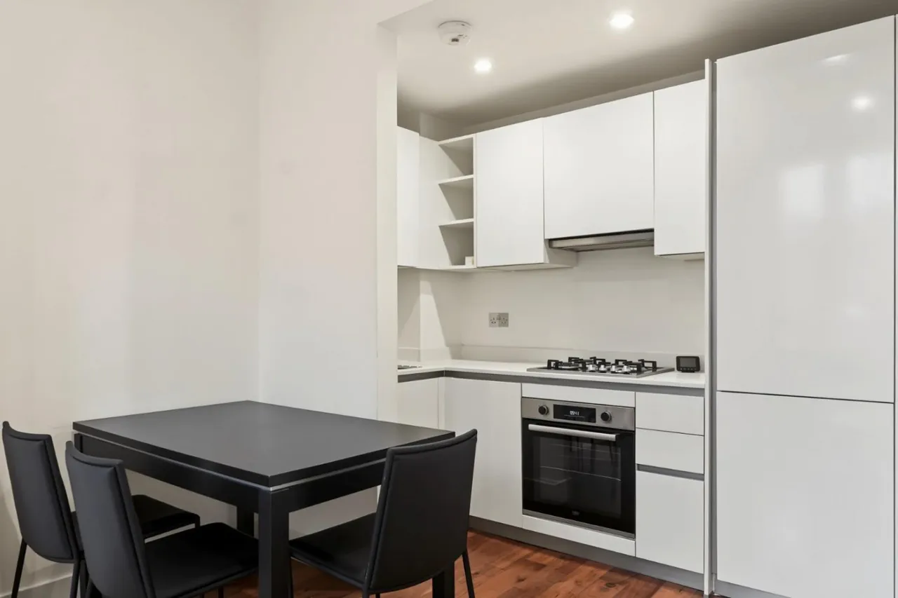 Victoria Road, London, NW6, photo 5