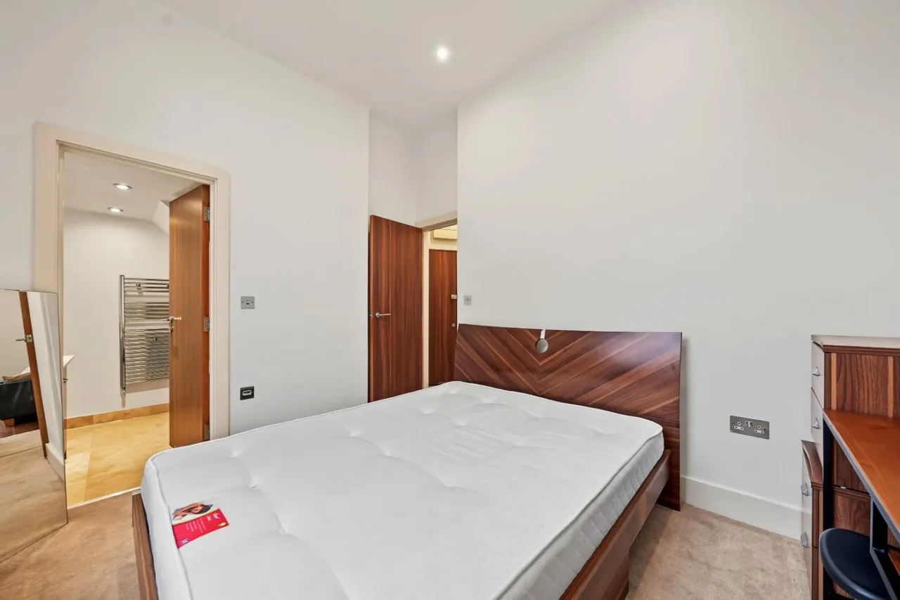 Victoria Road, London, NW6, photo 9