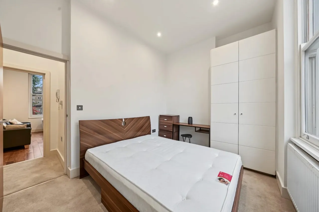 Victoria Road, London, NW6, photo 8
