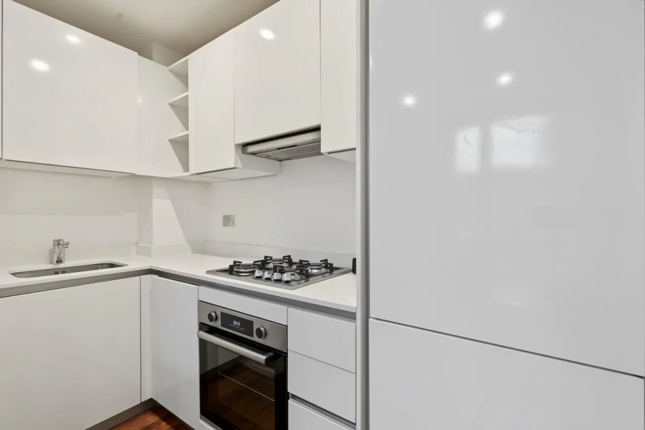 Victoria Road, London, NW6, photo 4