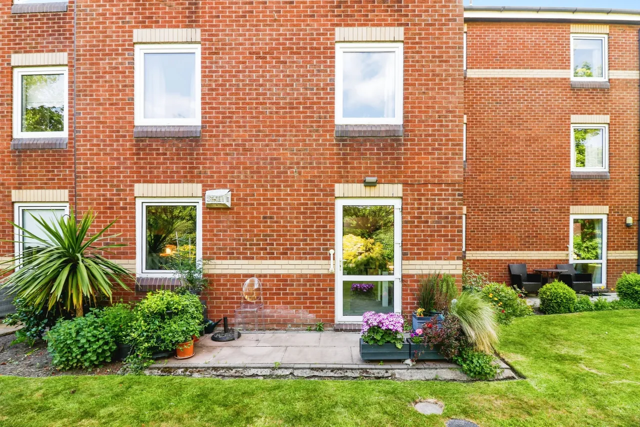 Chase Close, Southport, photo 11