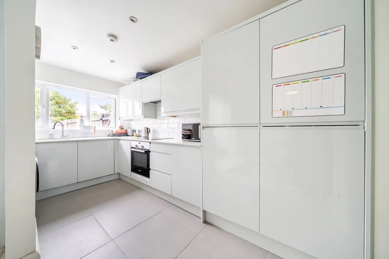 South Park Crescent, London, SE6, photo 2