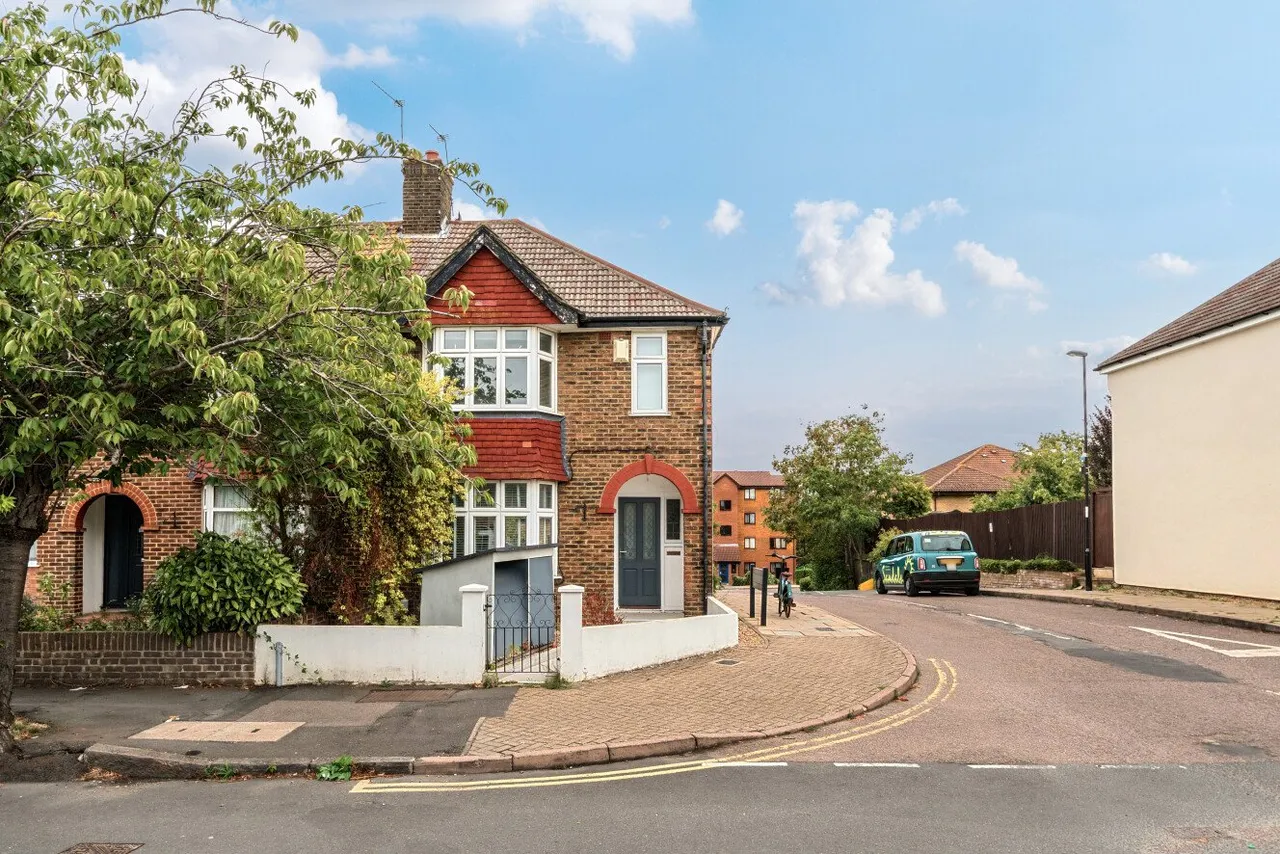 South Park Crescent, London, SE6, photo 4