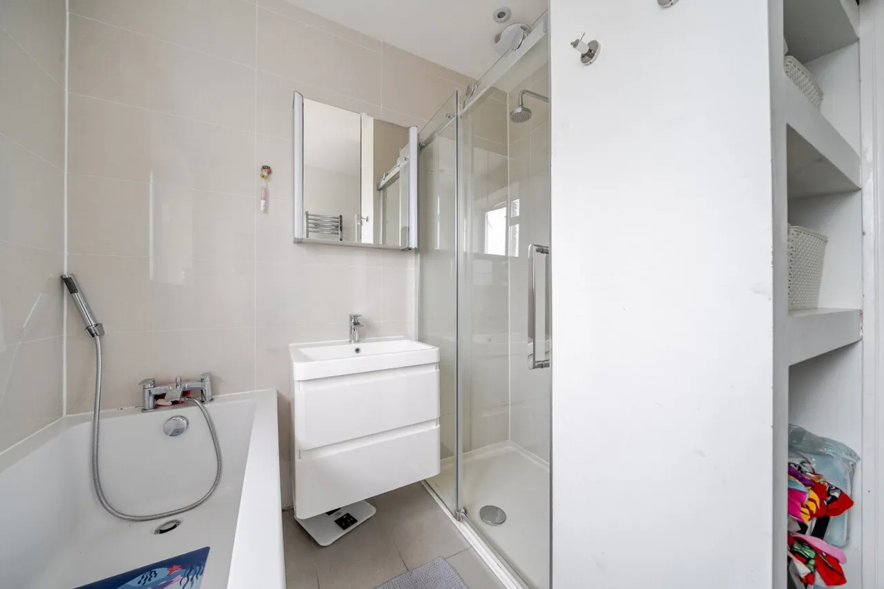 South Park Crescent, London, SE6, photo 11