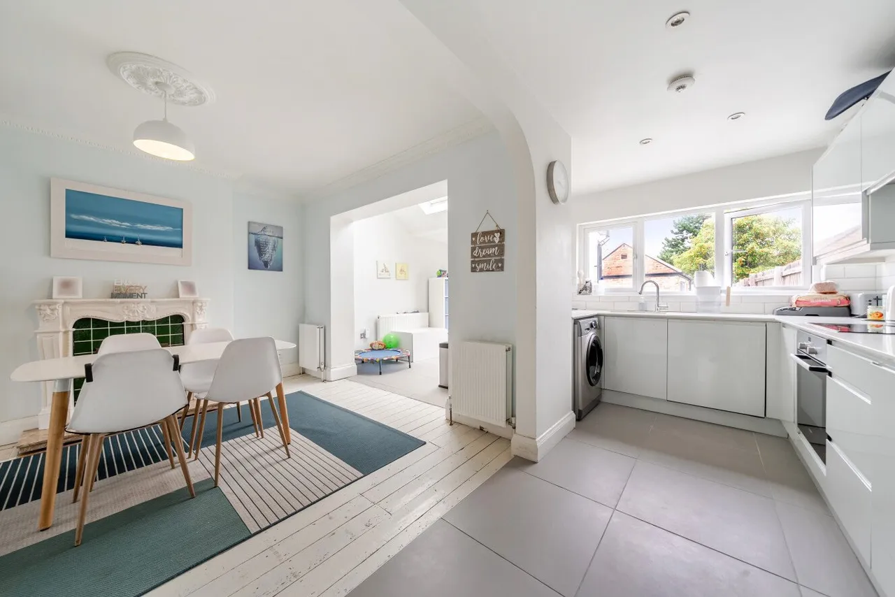 South Park Crescent, London, SE6, photo 12