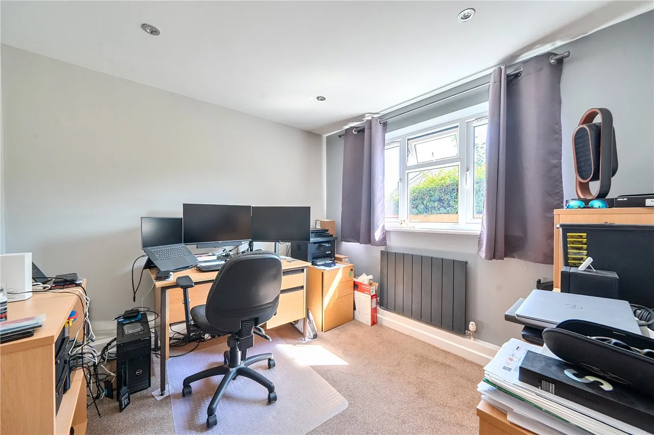 Nutbourne, Farnham, Surrey, GU9, photo 9