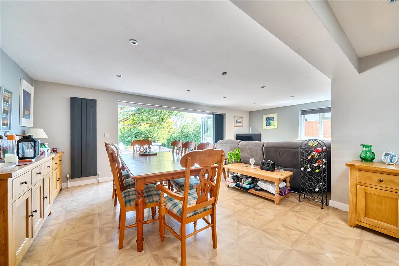 Nutbourne, Farnham, Surrey, GU9, photo 8